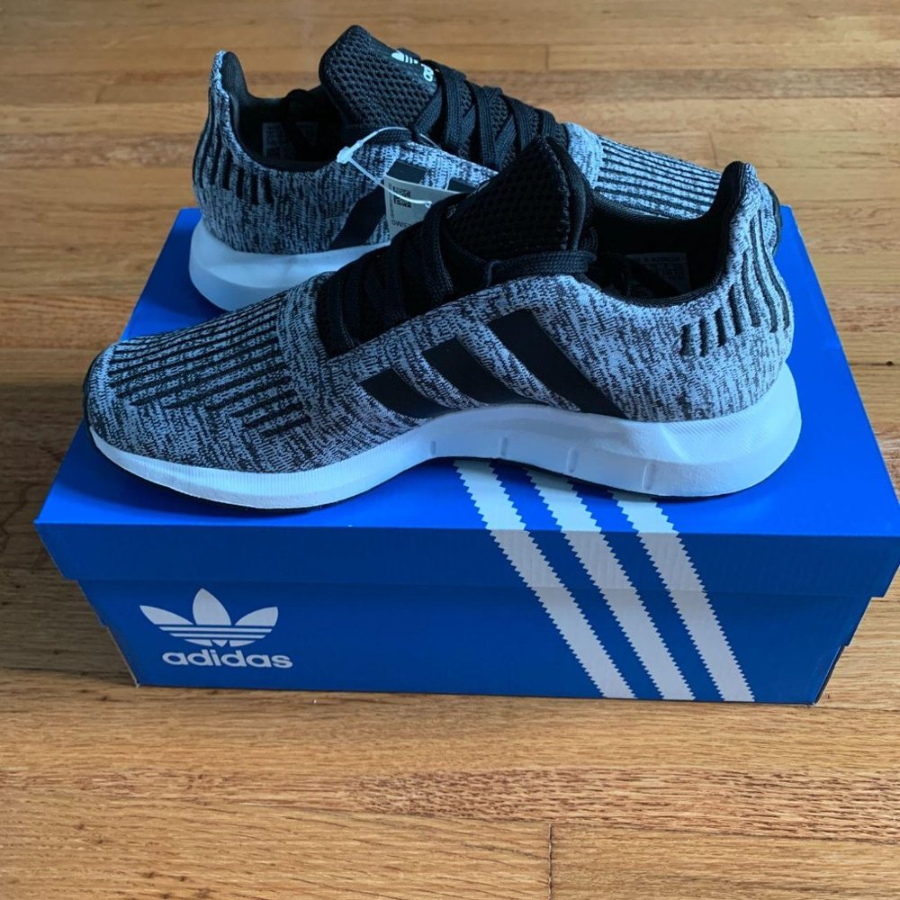 Adidas Swift Run Cloud White / Black Shoes - Picture 2 of 7